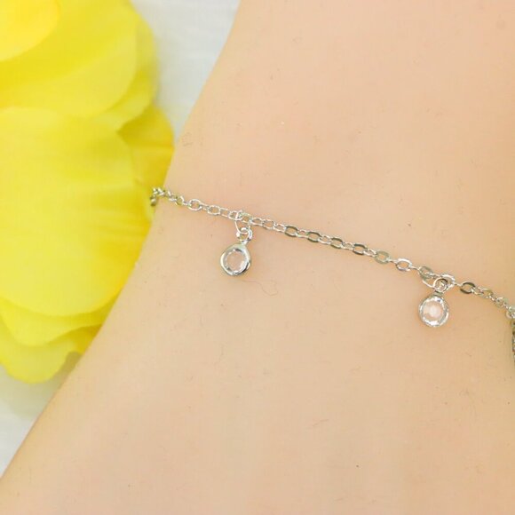 Minimalist Bracelet, Sleek & Modern Design, Women’s Fashion, YC110364-B - Picture 8 of 10